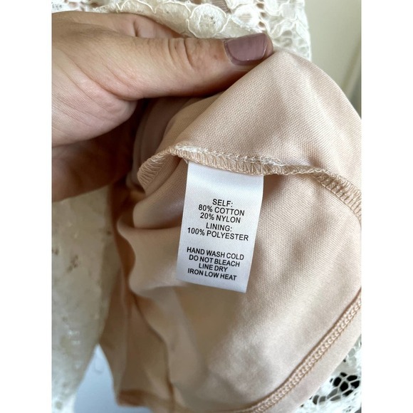 Hidden Label Creme Lace Dress size Medium - Picture 3 of 6